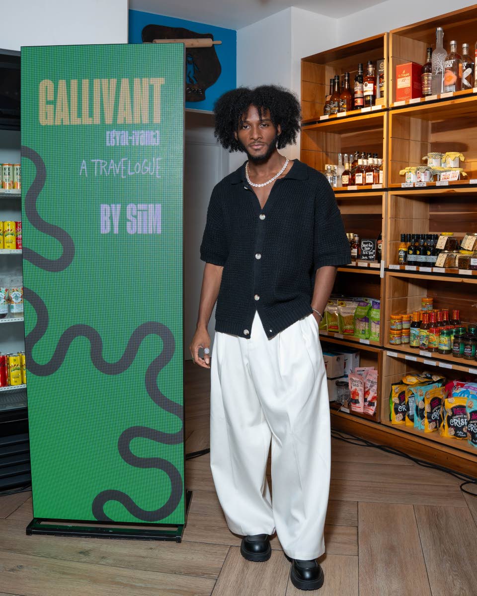 Fashion and editorial content creator Husani Dixon keeps it simple in classic black and white. 