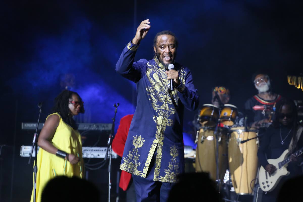 Duane Stephenson pays tribute to Jimmy Cliff with the song ‘Wonderful World, Beautiful People’.