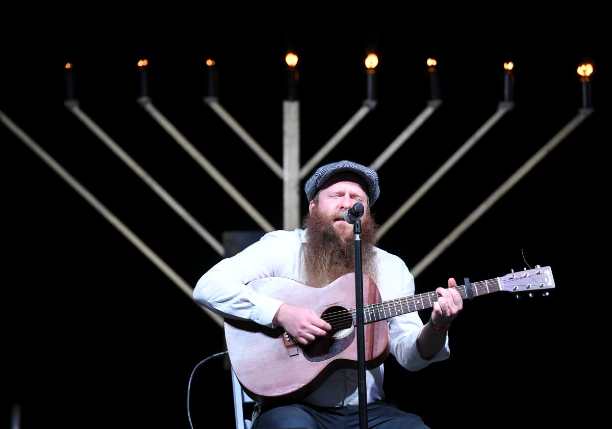 International superstar, Alex Clare, performing at the Evening of Light, Music and Giving –One Love, One Light Hurricane Melissa relief benefit concert hosted by Chabad Jamaica on December 21 on the lawns of King’s House.