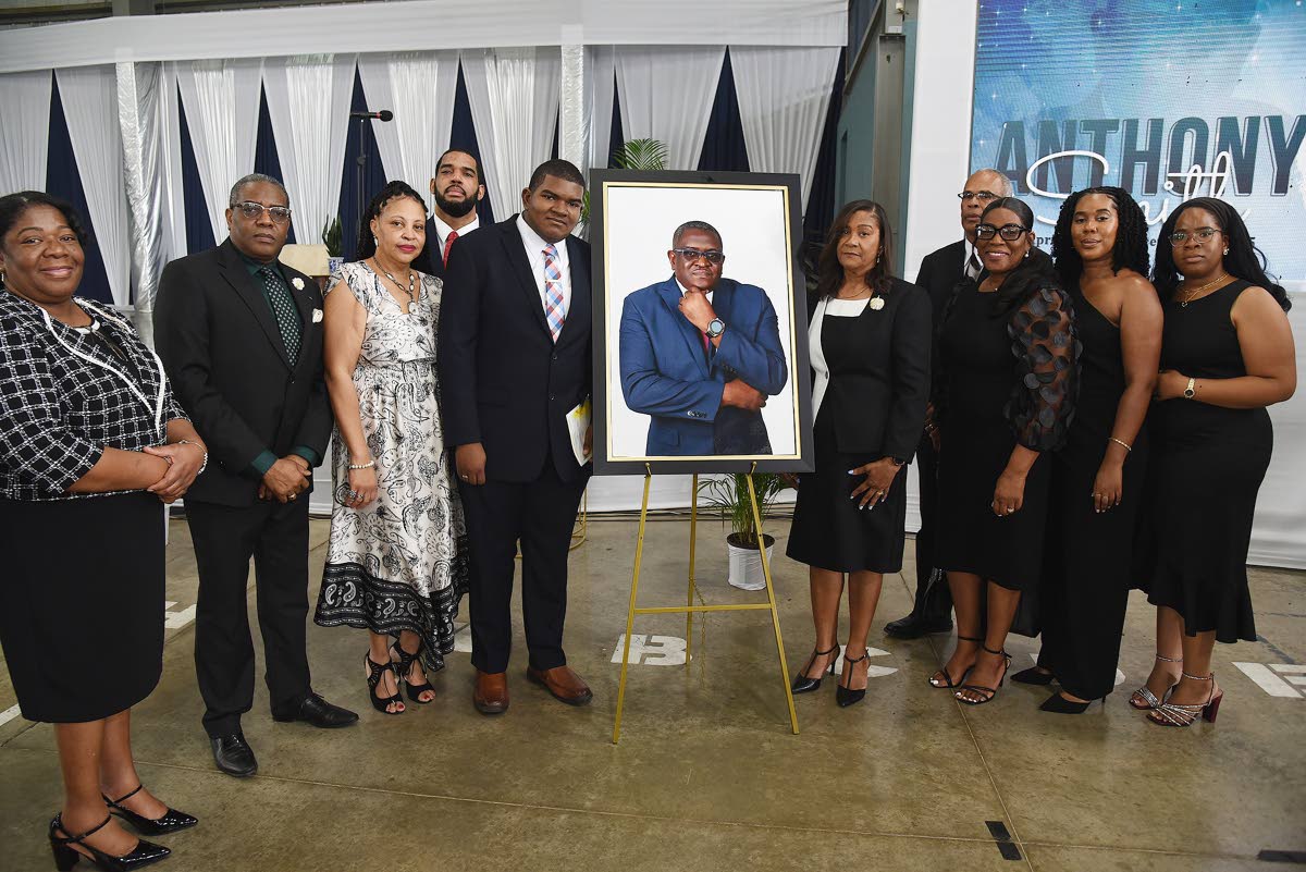 Family members of Anthony Smith, former CEO of the RJRGLEANER Communications Group, at yesterday’s thanksgiving service for his life. 
