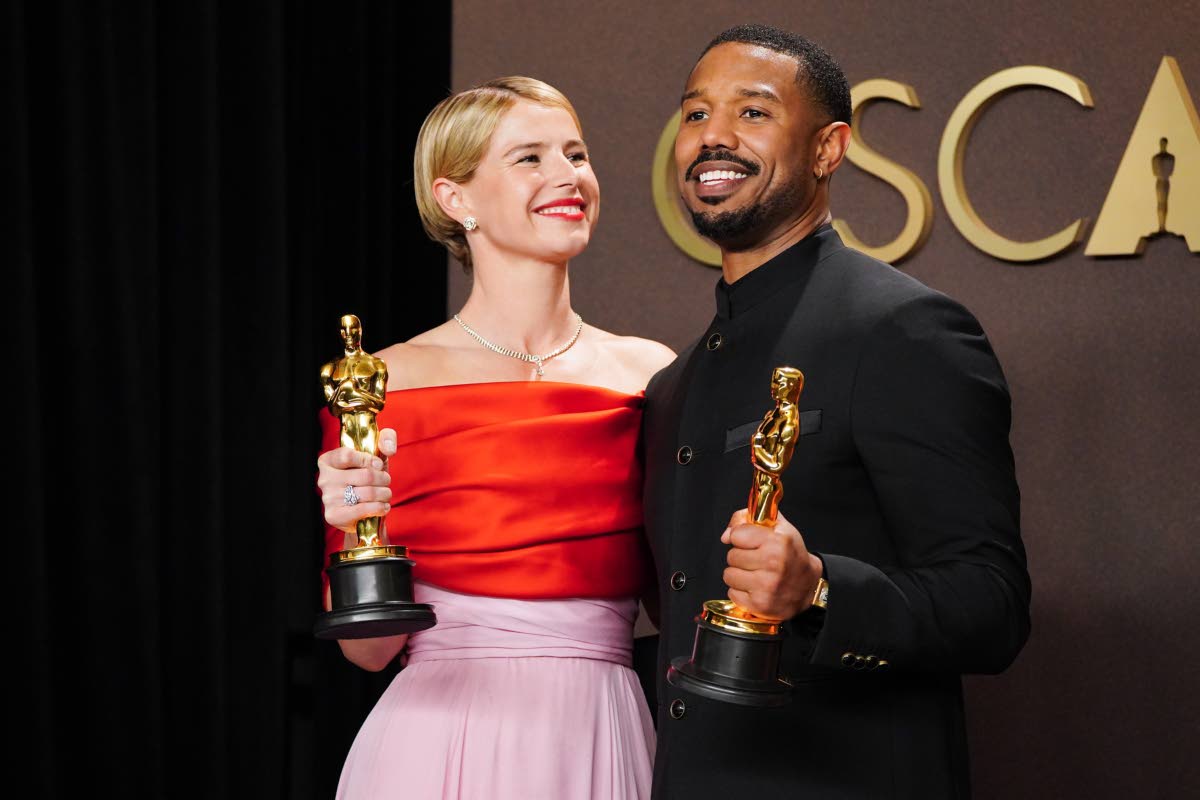 Jessie Buckley, winner of the award for best actress in a leading role for ‘Hamnet’, and Michael B. Jordan, winner of the award for best actor in a leading role for ‘Sinners’, are all smiles in the press room at the Academy Awards on Sunday.
