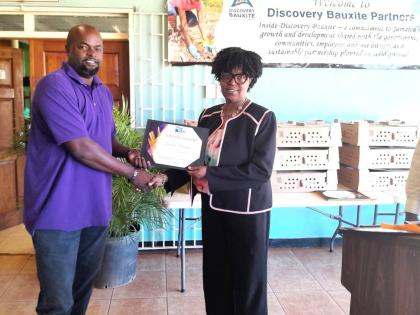 Discovery Bauxite offered its congratulations to United Way of Jamaica (UWJ) on its 40th anniversary and renewed its pledge of support to the organisation. The bauxite company has been a corporate giver to UWJ since the agency’s inception in 1985. Employ