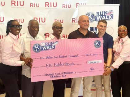 From left: Kiwanis Club of Providence breast cancer run chair, Nadine Spence; former Kiwanis Governor, Godfrey Dyer; President of the Club, Barbara Grizzle; Frank Sondern, regional director, Riu Resorts Jamaica; Javier Garcia, general manager, Riu Montego 