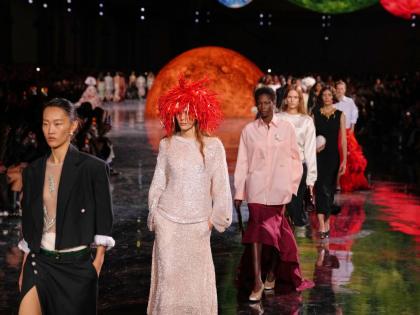 Models wear cropped suits and feather-light pieces from Chanel’s Spring/Summer 2026 collection in Paris, marking the house’s lighter take on classic tailoring.