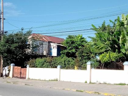 Current reminder of a North Race Course house.