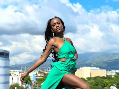 Model Blaire Wilson shines in green Bebie Powell Designs.