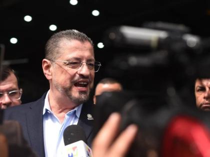 Costa Rican President Rodrigo Chaves speaks during a news conference regarding the seizure of four tonnes of drugs, at an air base in San Jose, Costa Rica, Friday, November 28, 2025. 