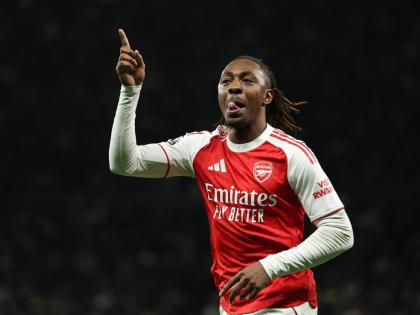 Arsenal’s Eberechi Eze celebrates scoring his side’s third goal during the English Premier League match between Tottenham Hotspur and Arsenal in London yesterday.