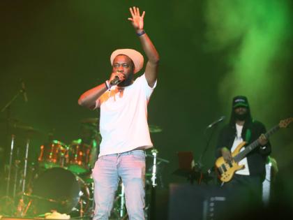 Iba Mahr made the most of his time in the spotlight when he was called on stage by Jesse Royal.