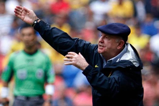 America’s coach Manuel Lapuente gestures during a Mexican soccer league match against Necaxa in Mexico City, Mexico, Sunday, August 29, 2010. 